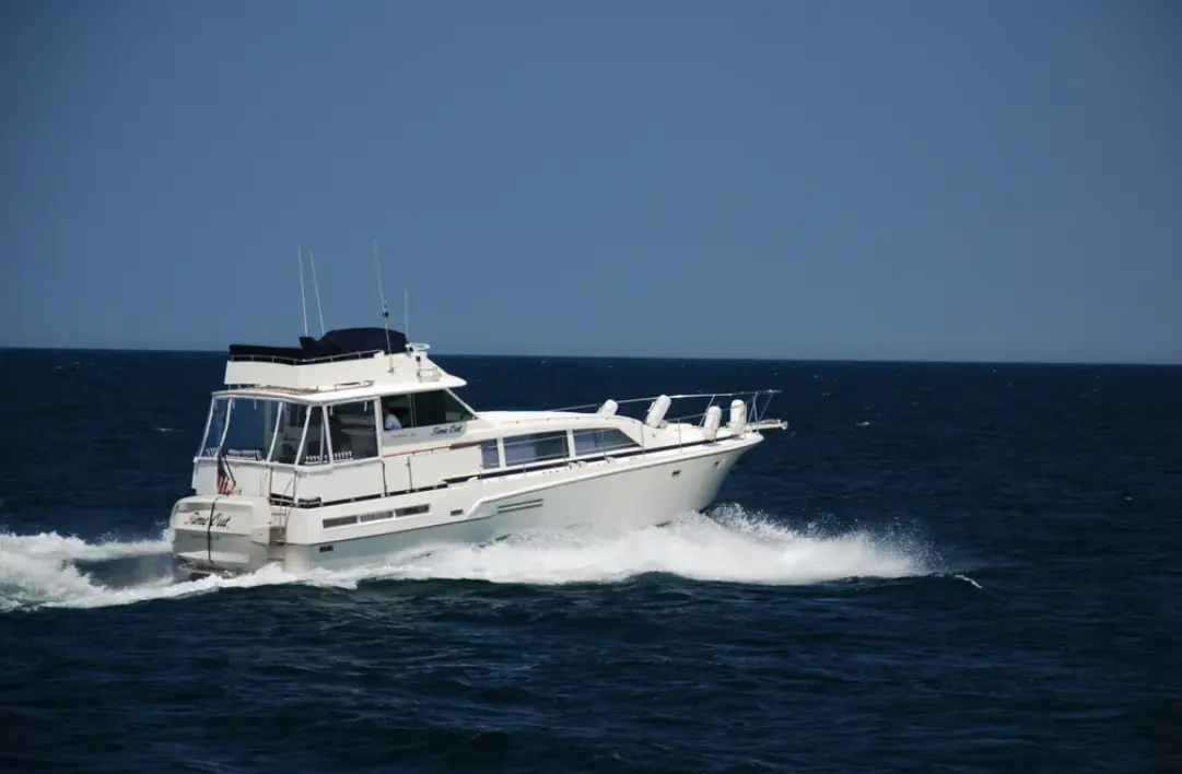 Bertram 46 Flybridge Motor Yacht