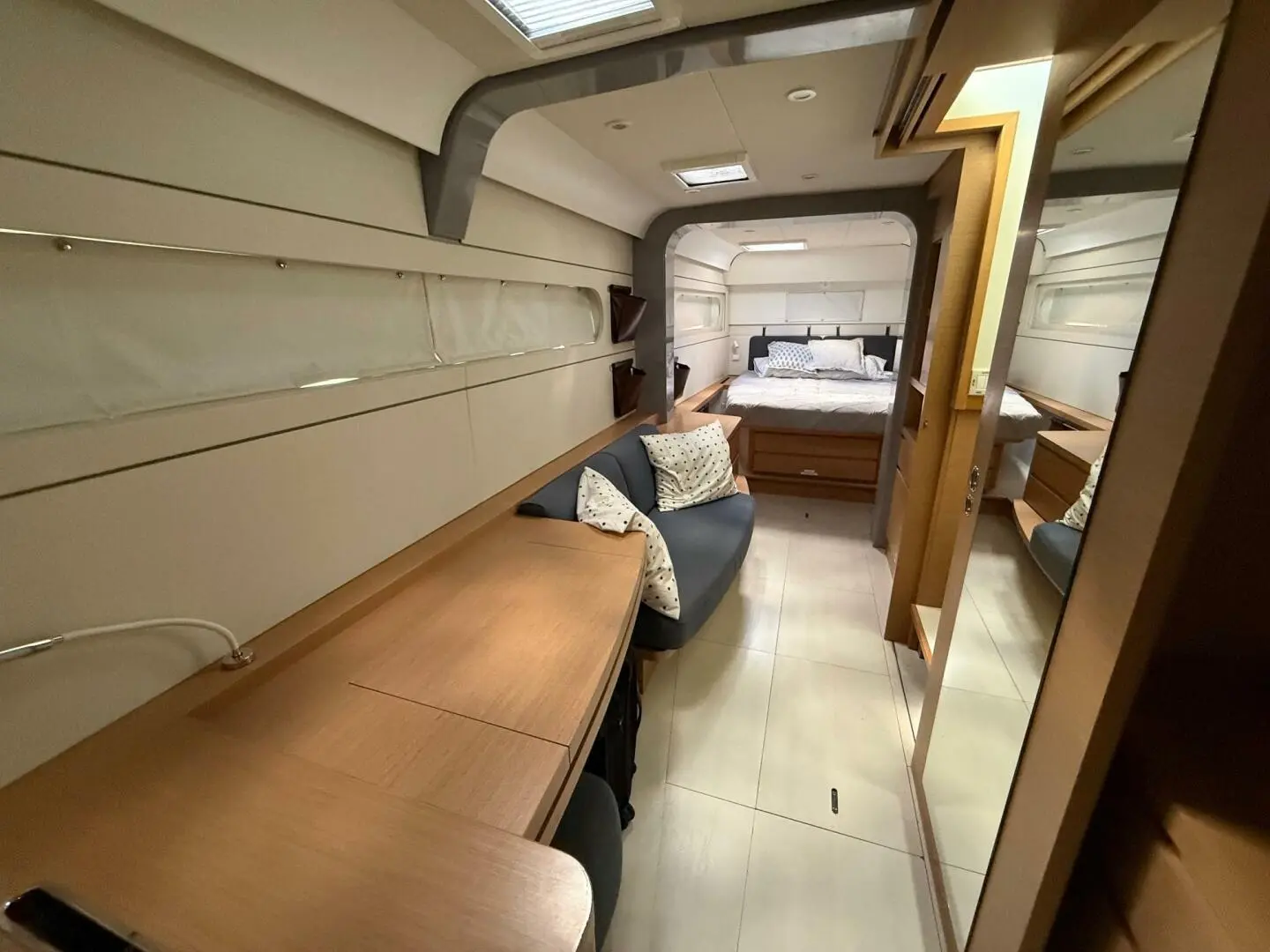 Thumbnail von Excess 15 Wine Down