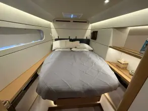 Thumbnail von Excess 15 Wine Down