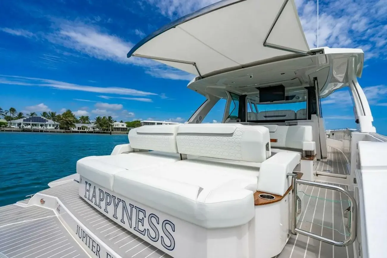 Thumbnail von Tiara Yachts 48LS