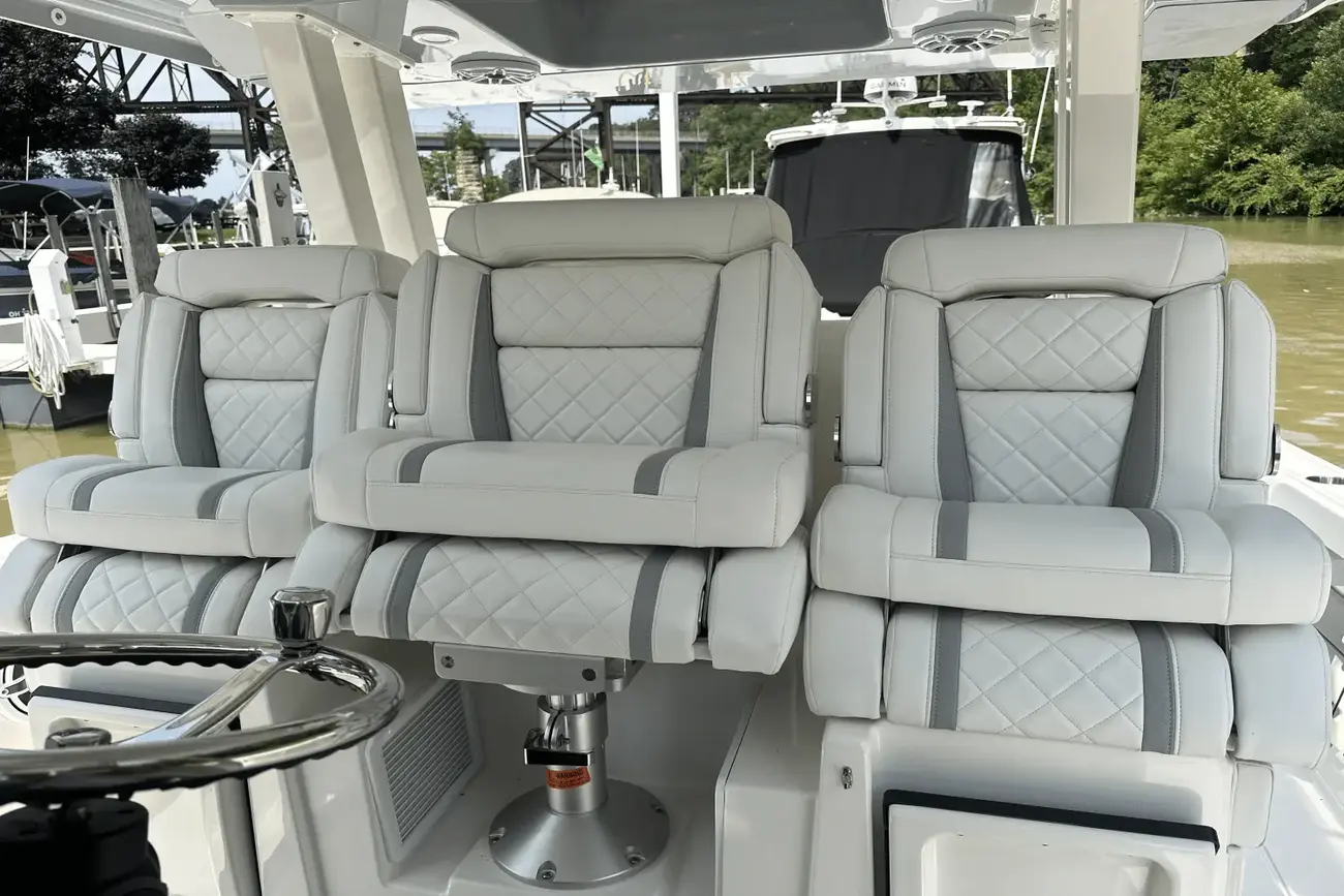 Thumbnail von Pursuit S 358