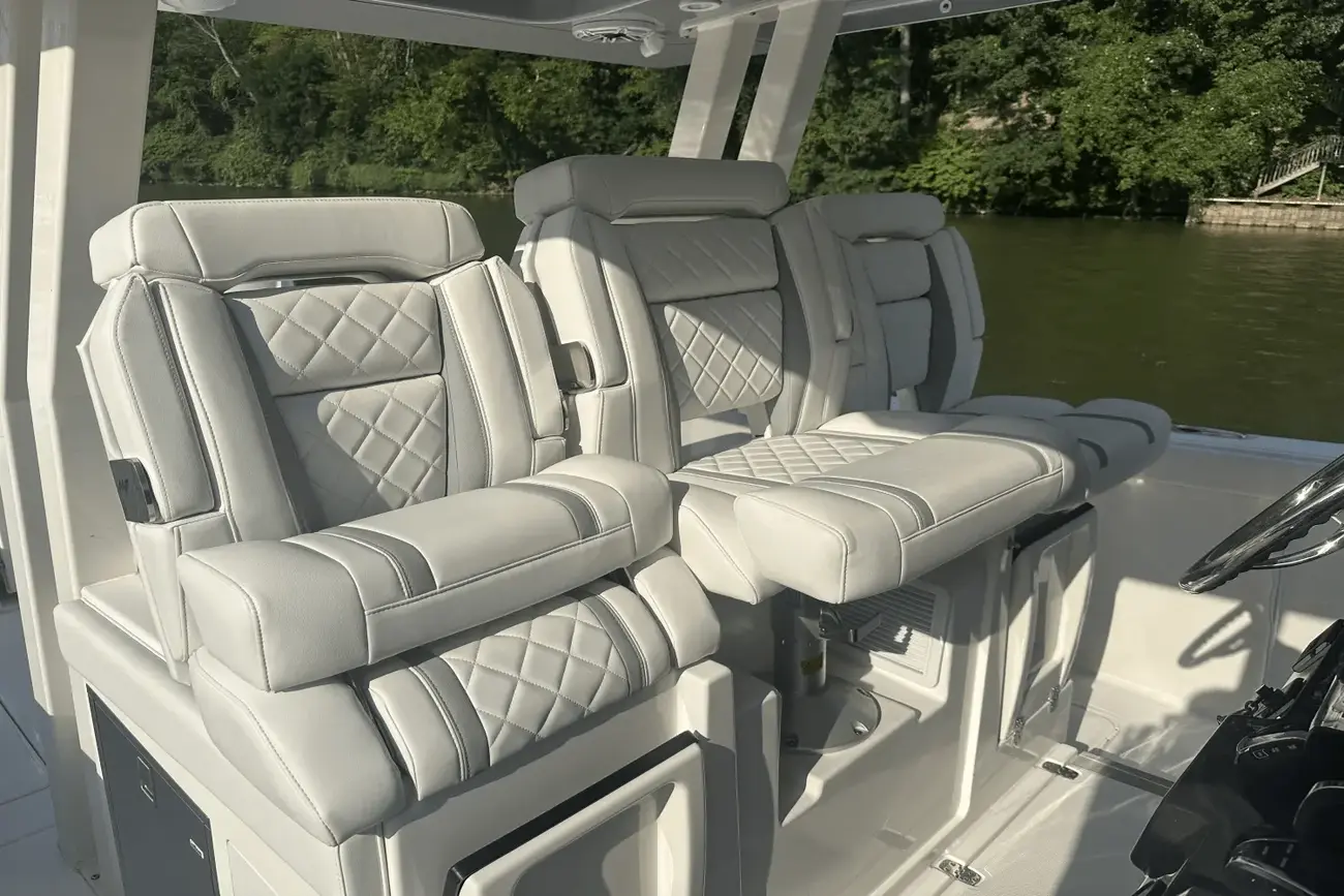 Thumbnail von Pursuit S 358