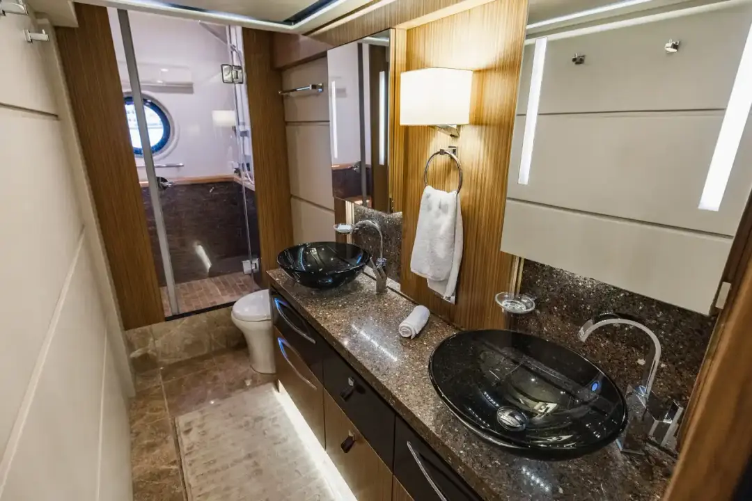 Sea Ray L650 Fly pensa che sia suo