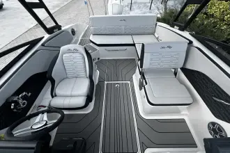 Thumbnail von Sea Ray SPX 210 buitenboord