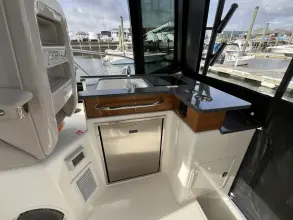 Thumbnail von Boston Whaler 365 Conquest