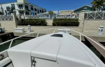 Thumbnail von Intrepid 323 Cuddy