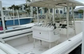 Thumbnail von Intrepid 323 Cuddy