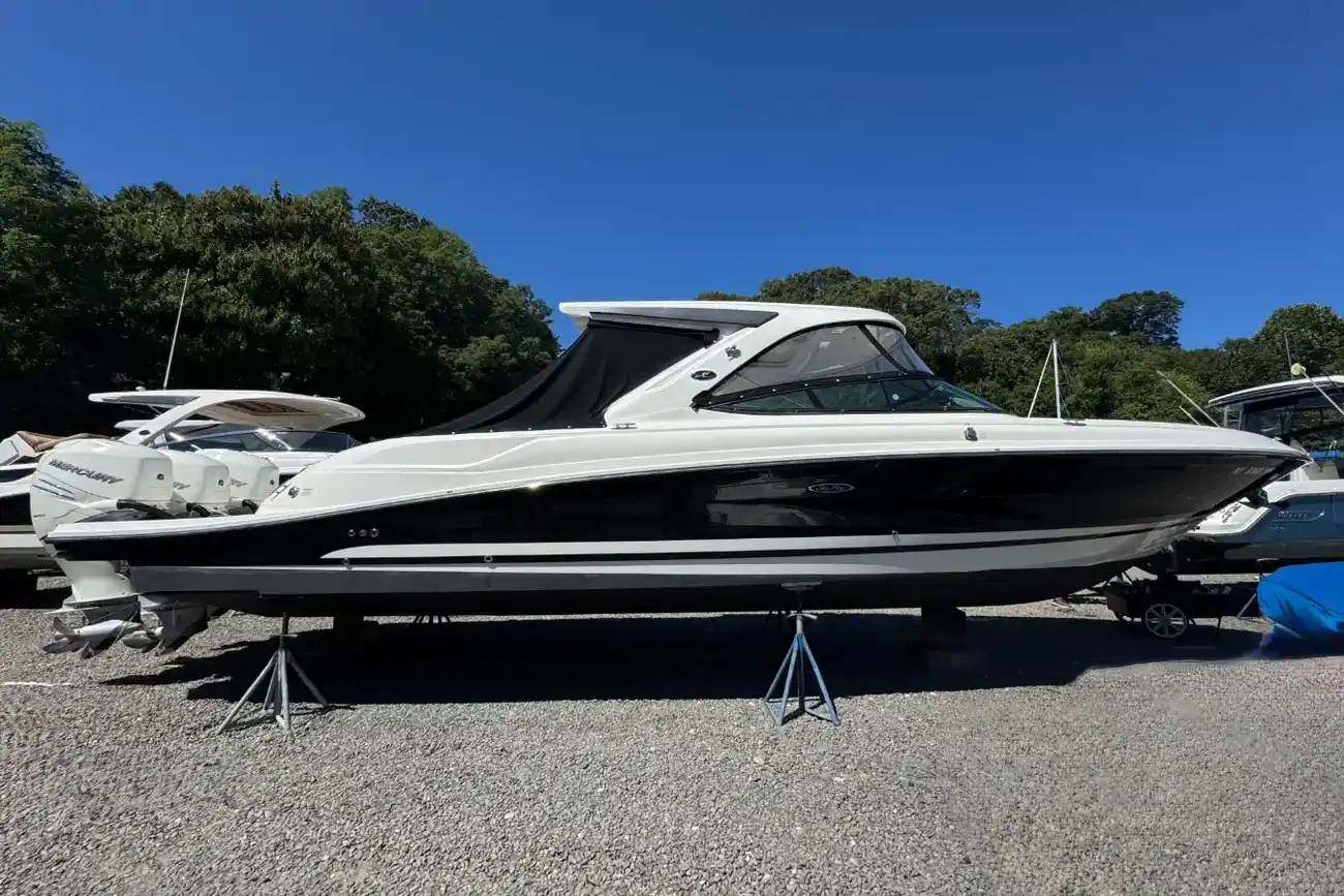 Sea Ray SLX 350 Außenborder