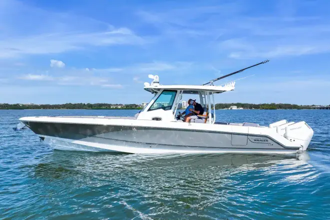 Boston Whaler 360 Outrage