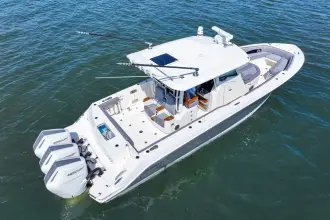 Thumbnail von Boston Whaler 360 Outrage