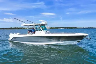 Thumbnail von Boston Whaler 360 Outrage