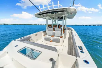 Thumbnail von Boston Whaler 360 Outrage