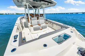 Thumbnail von Boston Whaler 360 Outrage
