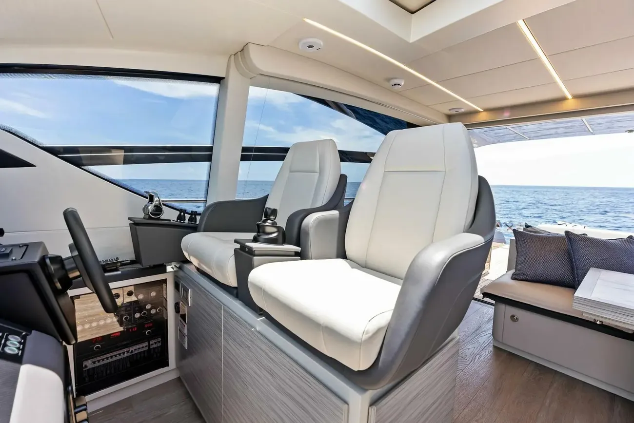 Thumbnail von Pershing 6X Ferretti Pershing Trade