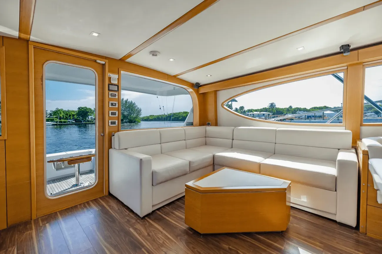 Thumbnail von Hatteras GT63