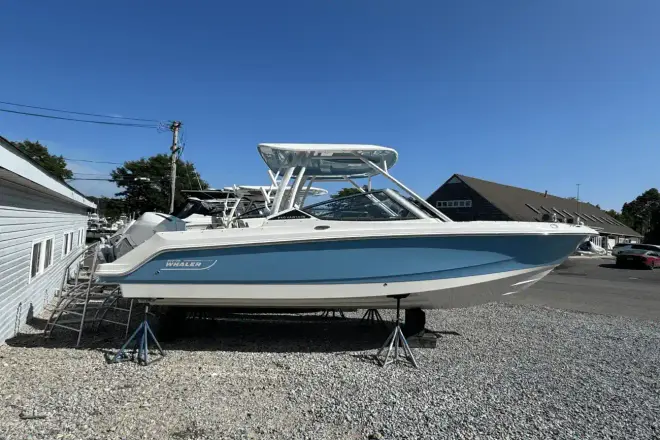 Boston Whaler 240 Vantage