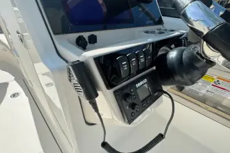 Thumbnail von Boston Whaler 240 Vantage