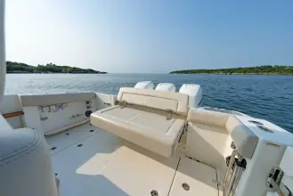 Thumbnail von Boston Whaler 350 Realm BLUE SKIES