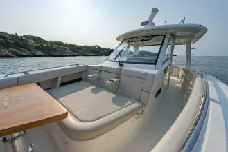 Thumbnail von Boston Whaler 350 Realm BLUE SKIES