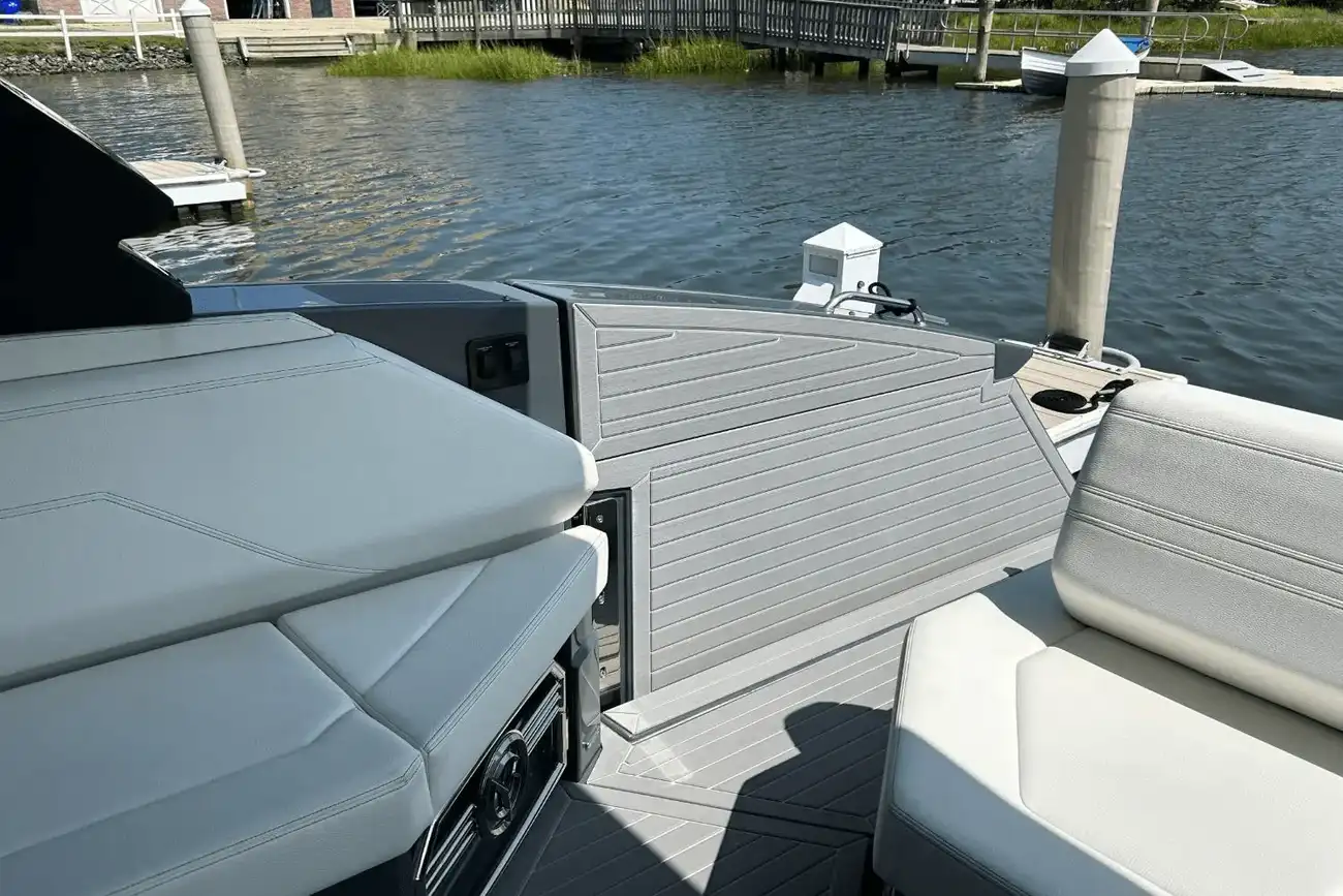 Thumbnail von Cruisers Yachts 38 GLS OB