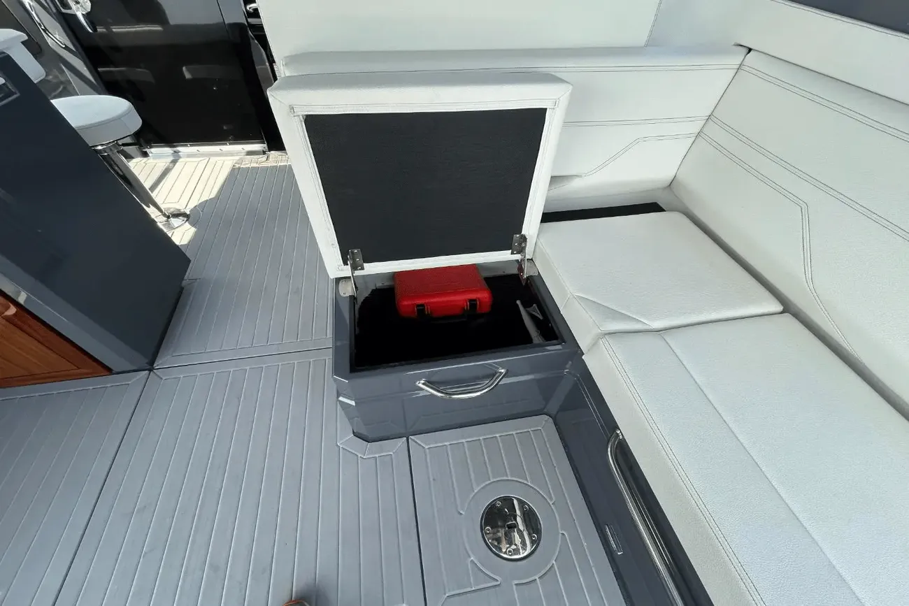 Thumbnail von Cruisers Yachts 38 GLS OB