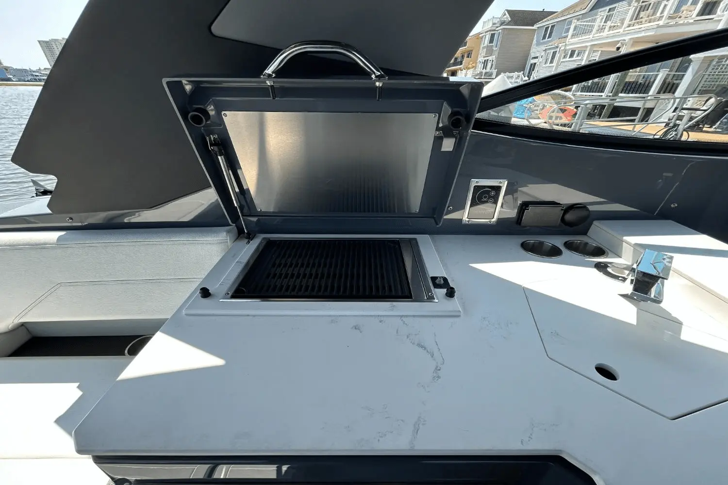 Thumbnail von Cruisers Yachts 38 GLS OB