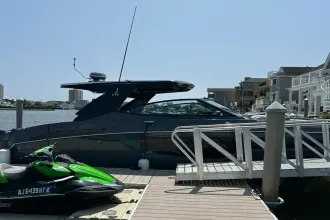 Thumbnail von Cruisers Yachts 38 GLS OB