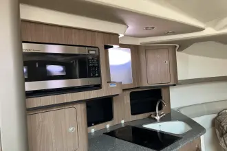 Thumbnail von Boston Whaler 345 Conquest