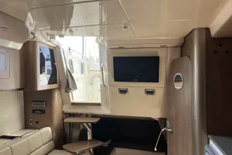 Thumbnail von Boston Whaler 345 Conquest