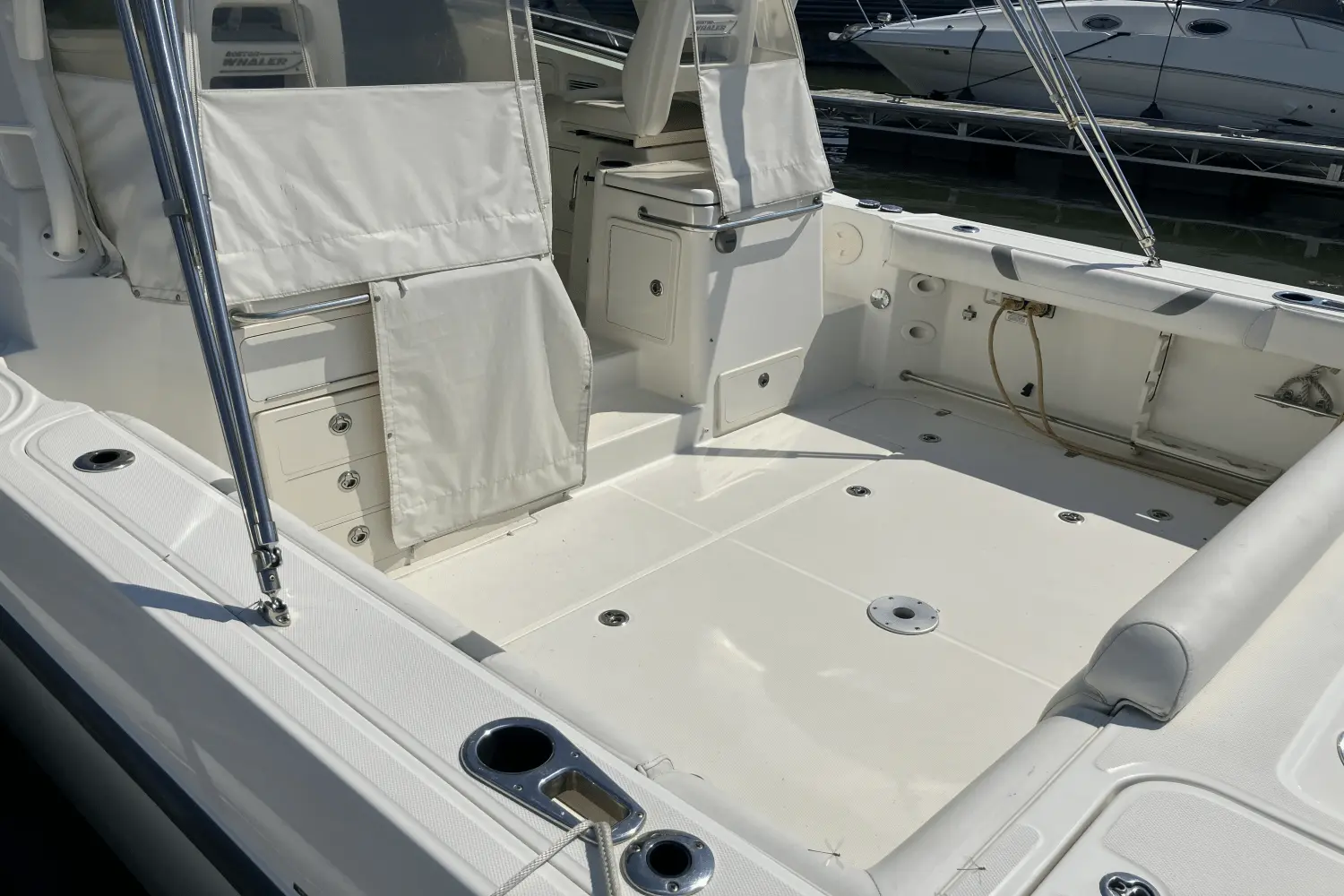 Thumbnail von Boston Whaler 345 Conquest