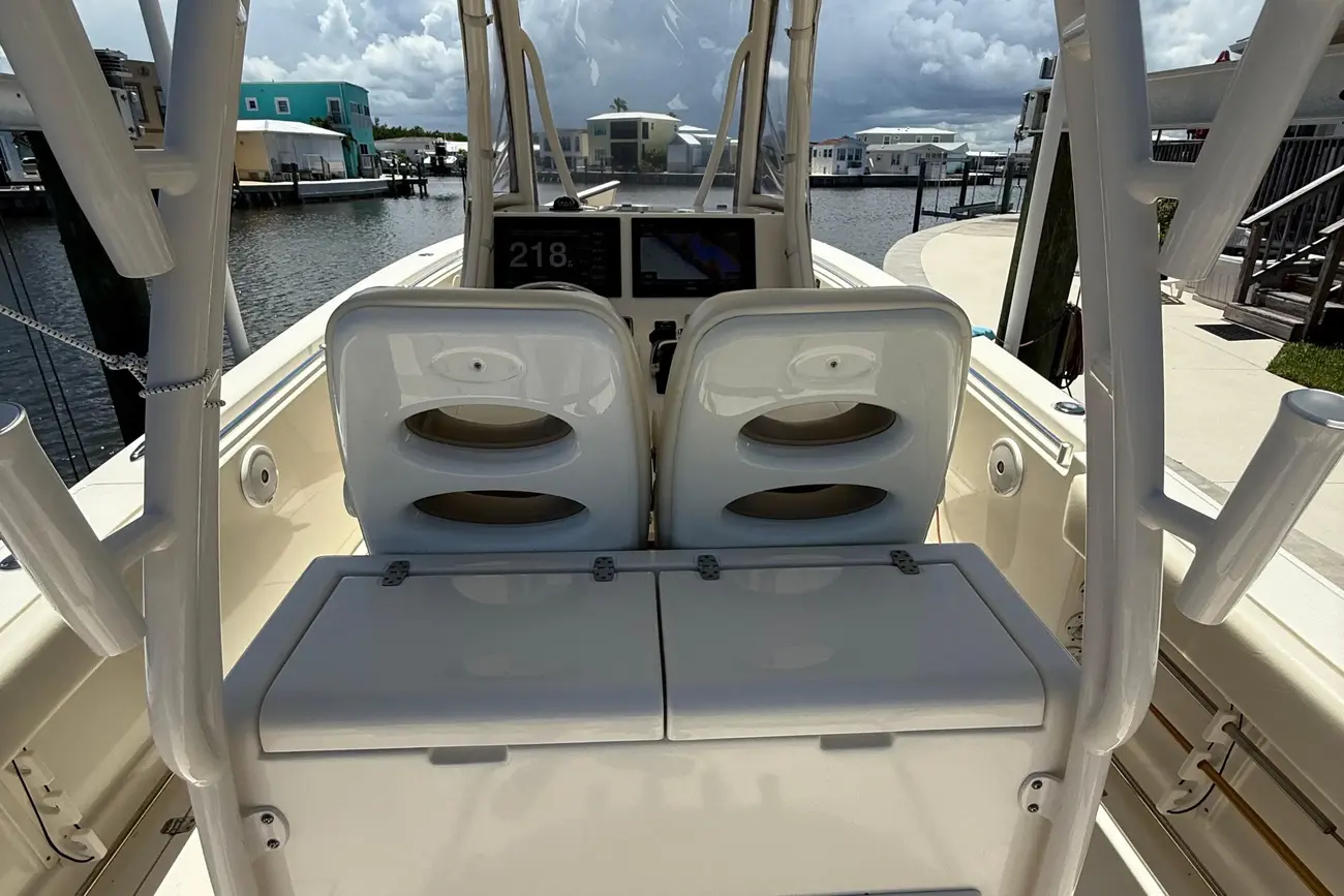 Thumbnail von Cobia 296 Center Console