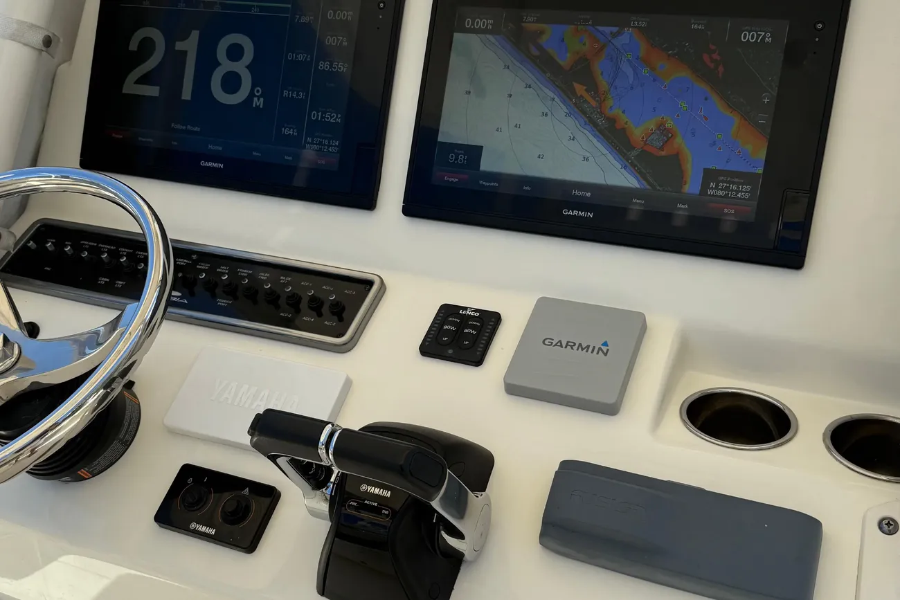 Thumbnail von Cobia 296 Center Console