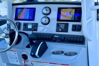 Thumbnail von Boston Whaler 230 Outrage