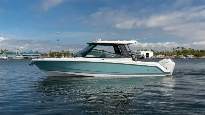 Boston Whaler 330 Vantage