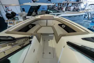 Thumbnail von Boston Whaler 330 Vantage