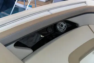 Thumbnail von Boston Whaler 330 Vantage