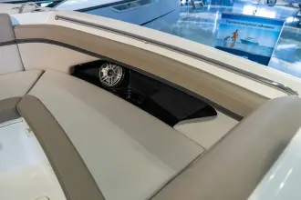 Thumbnail von Boston Whaler 330 Vantage