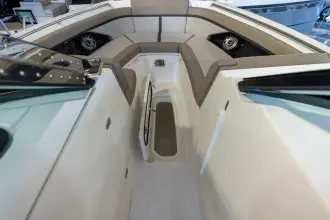 Thumbnail von Boston Whaler 330 Vantage