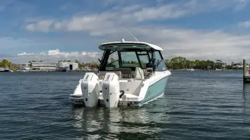 Thumbnail von Boston Whaler 330 Vantage