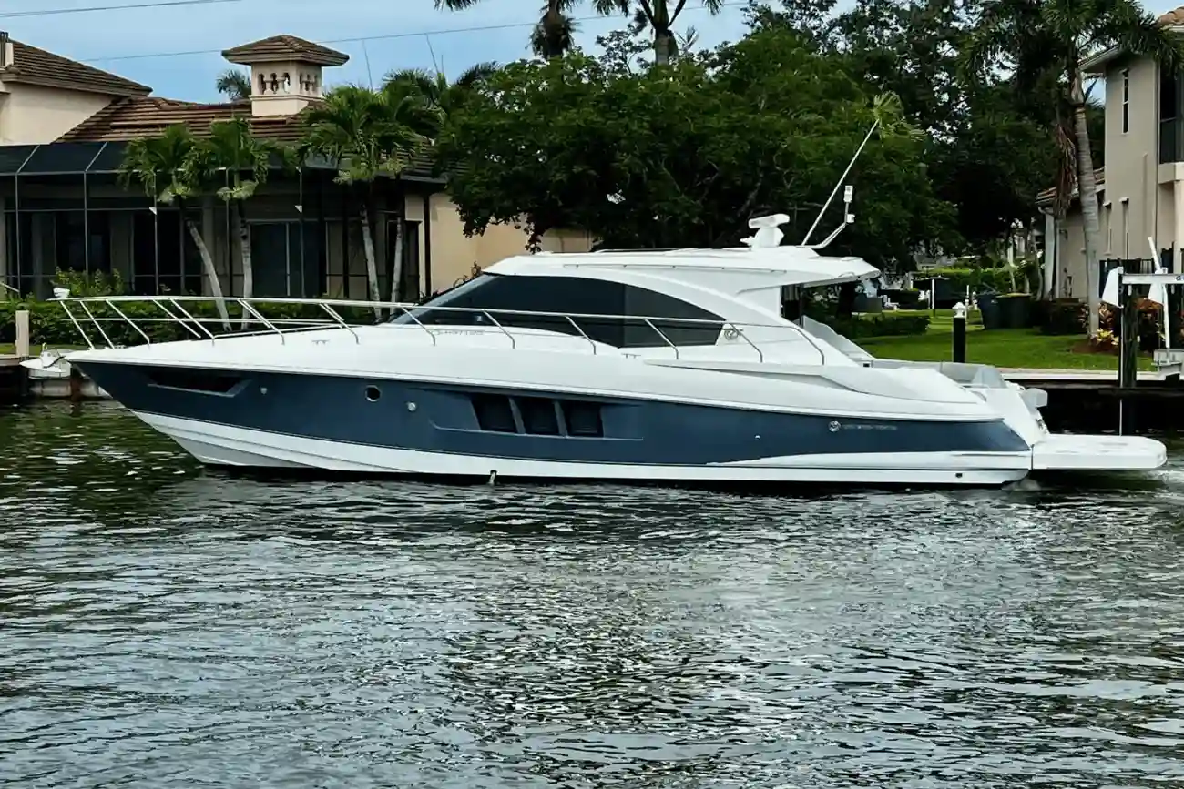 Cruisers Yachts 45 Cantius