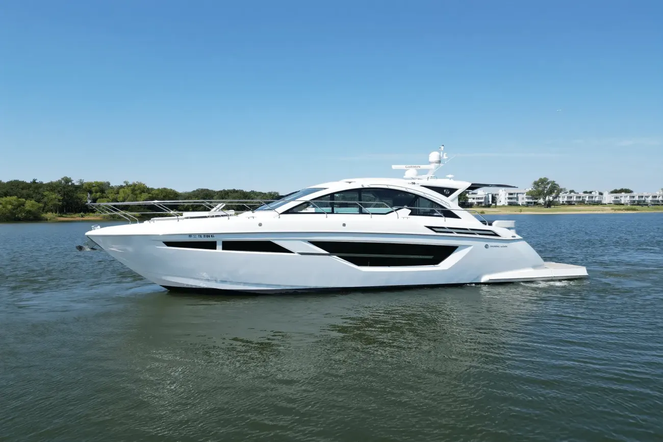 Cruisers Yachts 50 Cantius