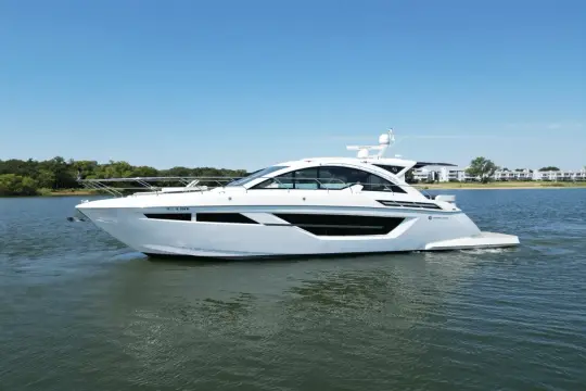 Cruisers Yachts 50 Cantius