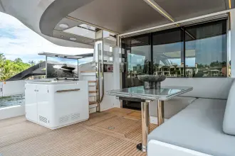 Thumbnail von Azimut S8