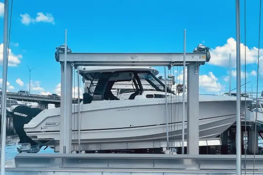 Boston Whaler 350 Realm