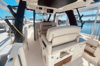 Thumbnail von Boston Whaler 350 Realm