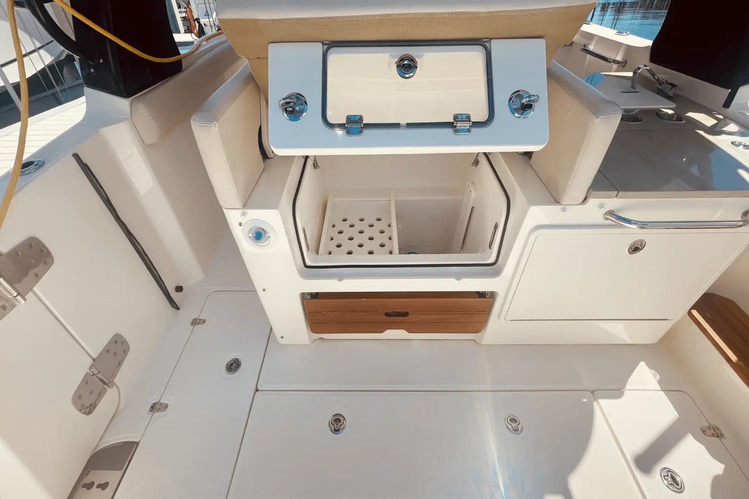 Thumbnail von Boston Whaler 350 Realm