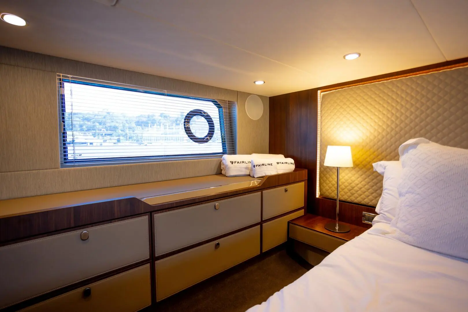 Thumbnail von Fairline Squadron 50 50 FAIRLINE