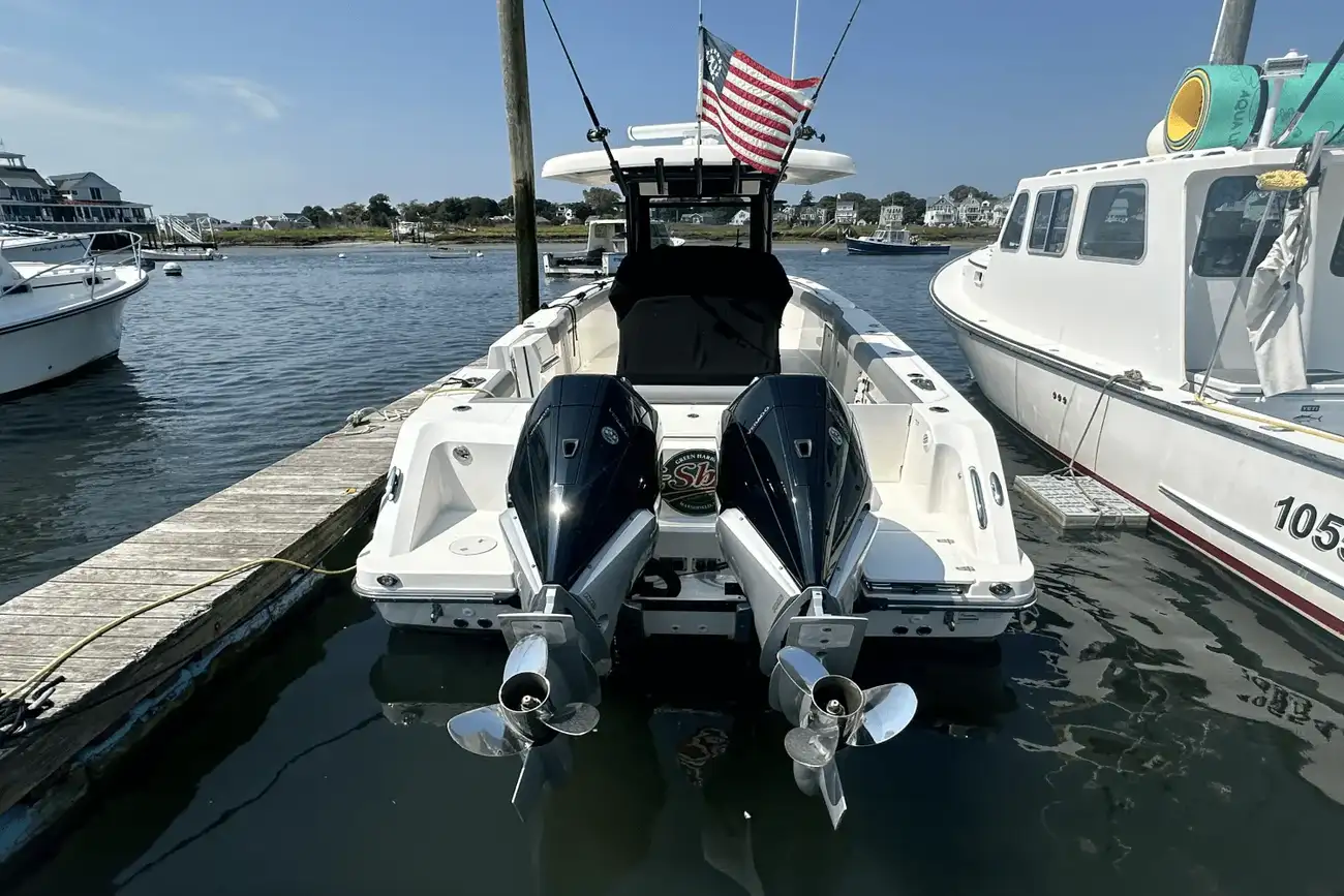 Thumbnail von Boston Whaler 330 Outrage