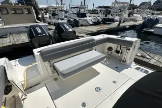 Thumbnail von Boston Whaler 330 Outrage