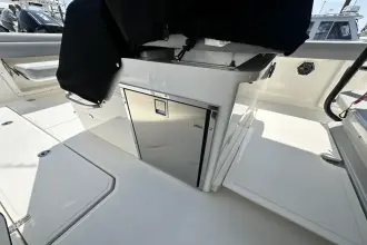 Thumbnail von Boston Whaler 330 Outrage